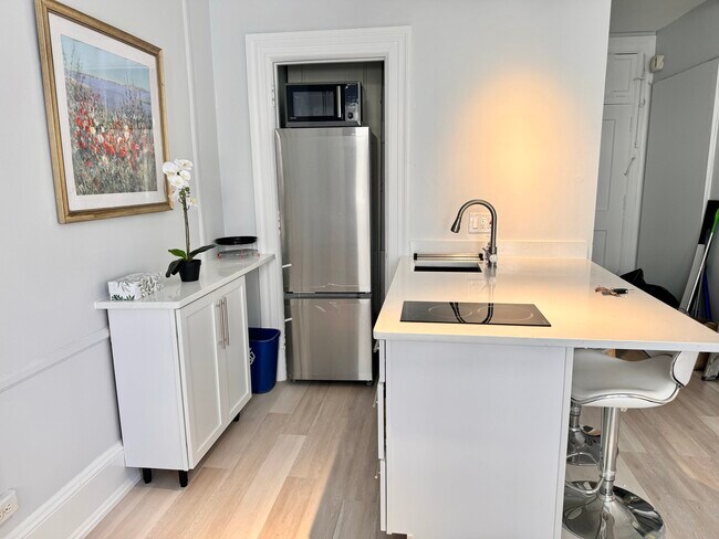 Kitchen Area - 1324 Locust St