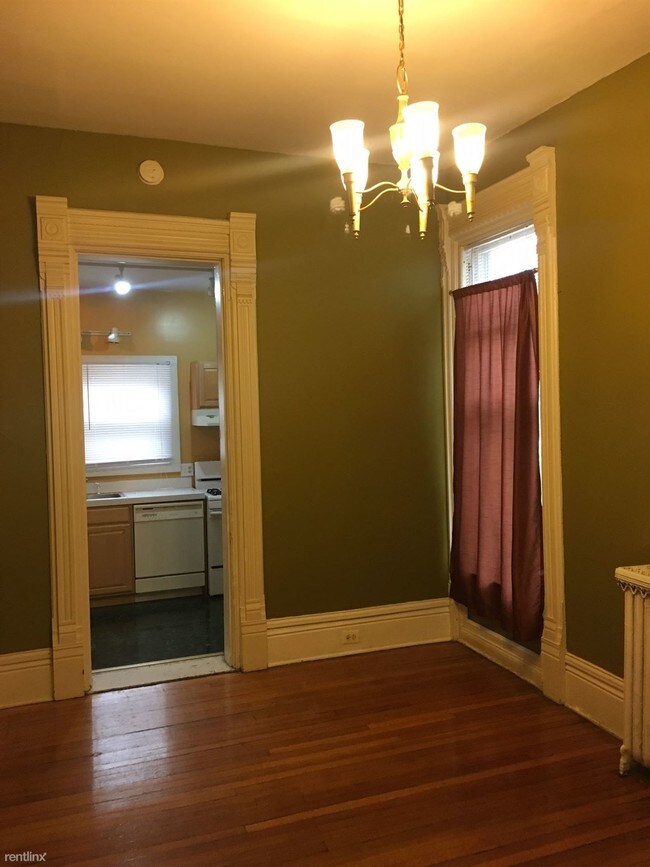 Building Photo - 2 br, 1 bath  - 442 Fountain St NE Apt 1
