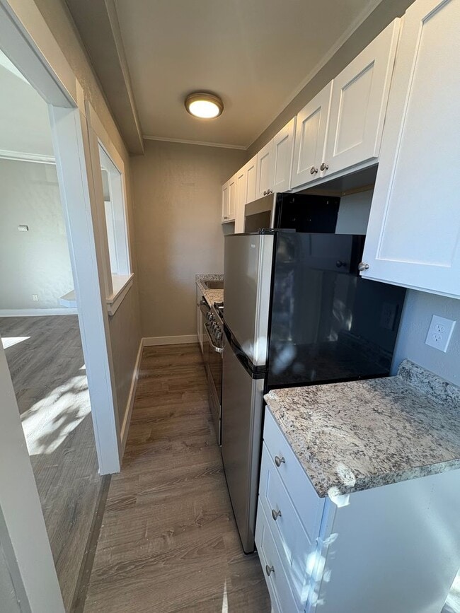 Building Photo - 68 Cabot St