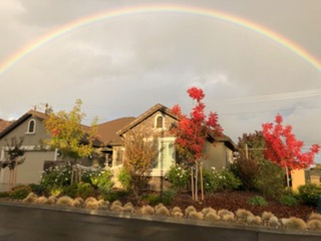 Foto principal - Stunning 3 Bedroom 2 Bath in Fair Oaks, CA