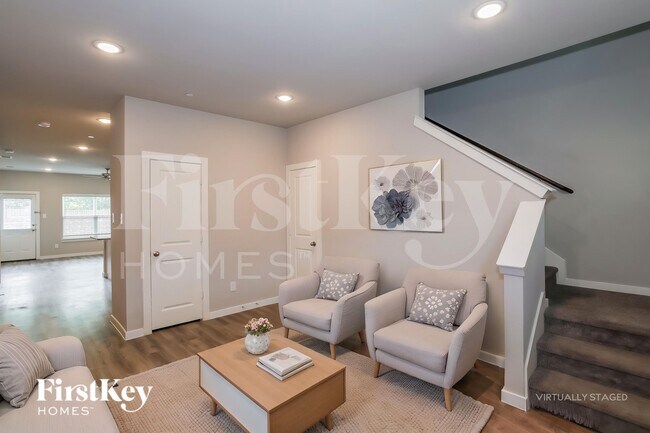 Building Photo - 613 Ava Trl