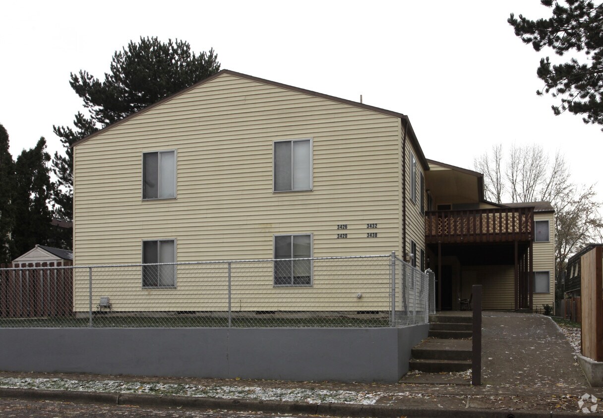 Foto principal - 3420-3438 SW 126th Ave