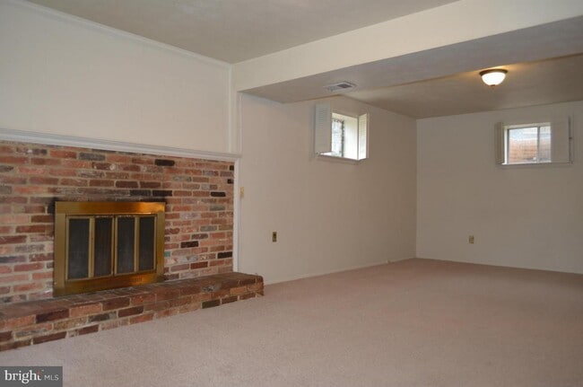 Building Photo - 4616 Twinbrook Rd