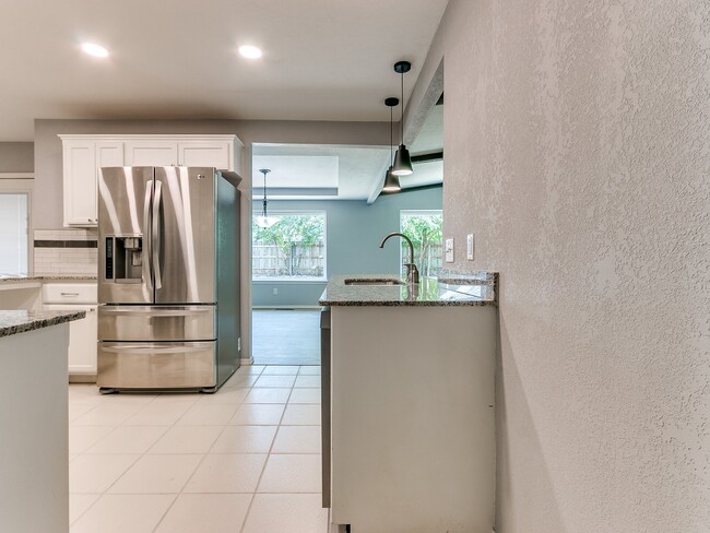 Foto del edificio - 9906 Mantle Dr