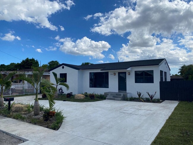 Foto del edificio - 6473 SW 25th St