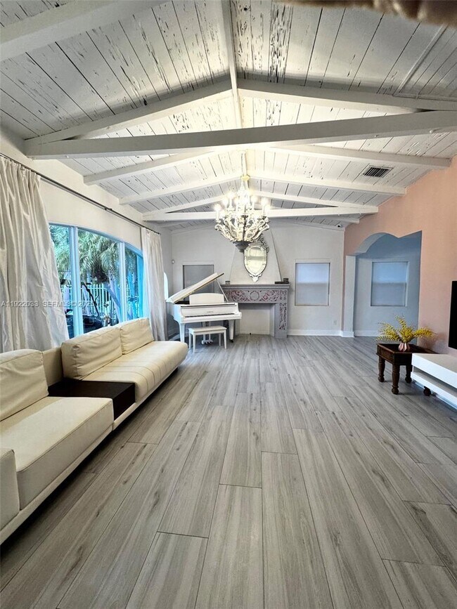 Foto del edificio - 3470 Sheridan Ave