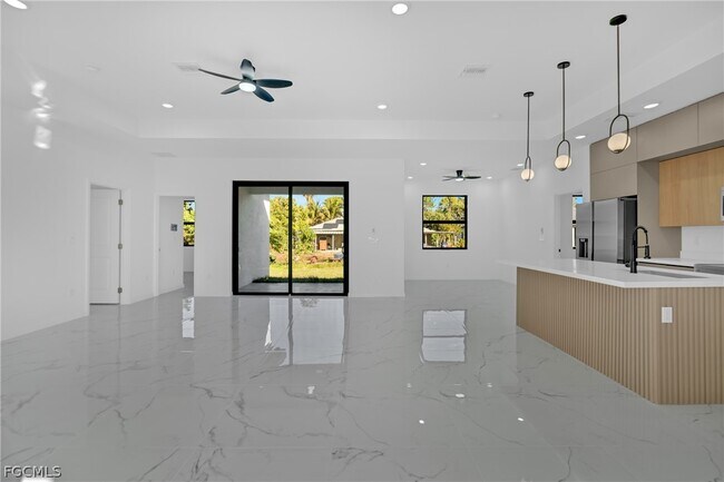 Foto del edificio - 5231 6th St W