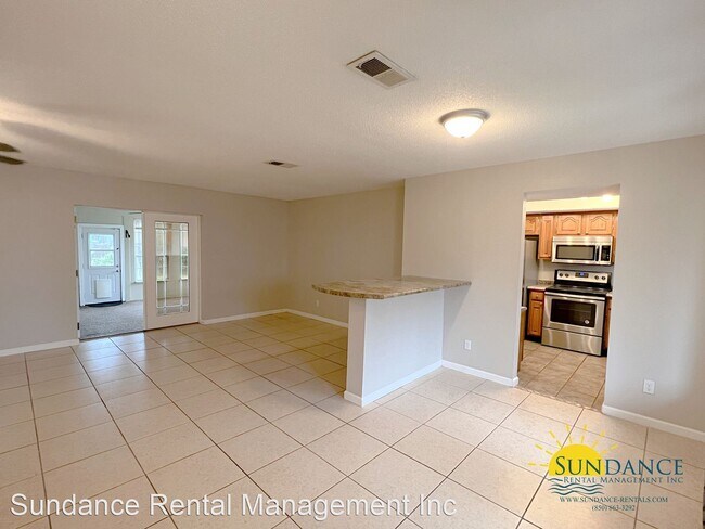 Building Photo - 3 br, 2 bath House - 251 Lorraine Drive W.