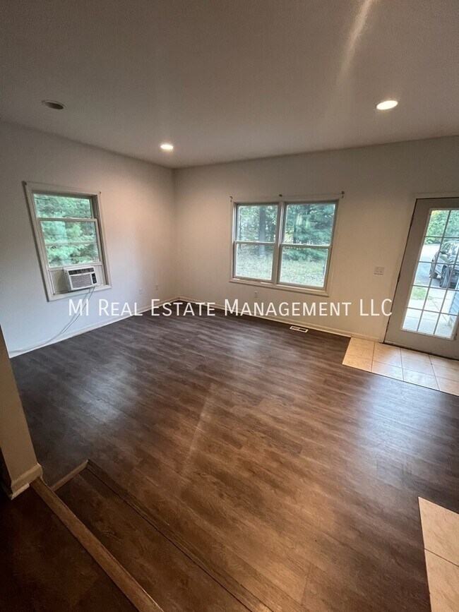 Foto del edificio - 863 Sharon Rd