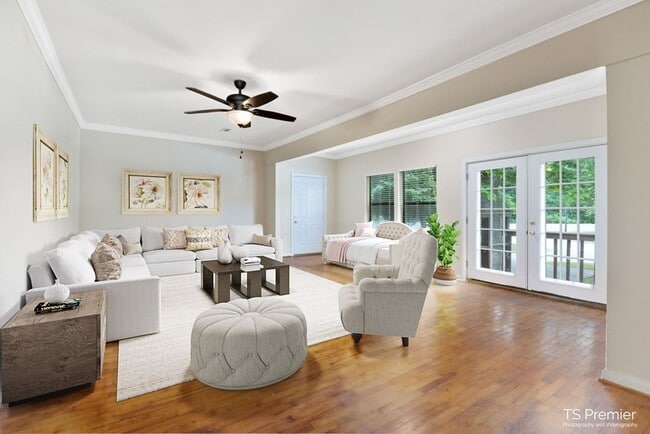 Photo - 1700 E Mission Blvd House