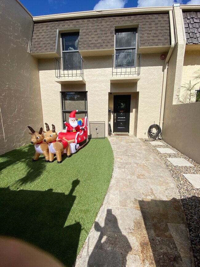 Foto del edificio - 9823 SW 93rd Ter