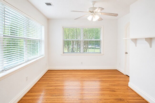 Foto del edificio - 2022 Southgate Blvd
