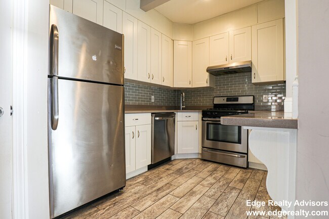 Building Photo - 79 Linden St