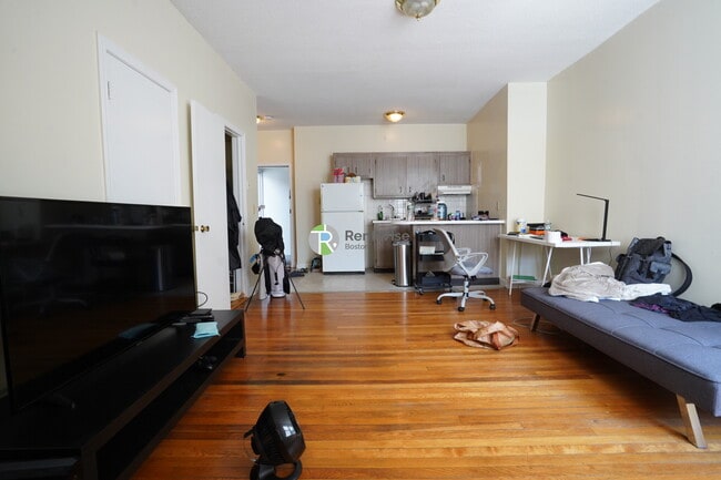 Foto del edificio - 1120 Commonwealth Ave