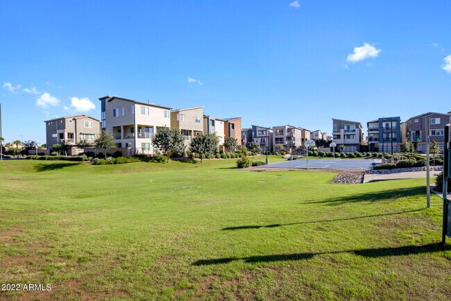 Building Photo - 1250 Abbey Ln