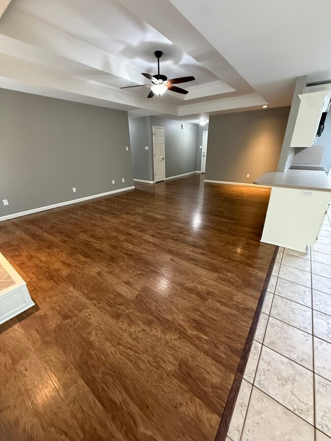 Building Photo - 2623 Creekside Dr