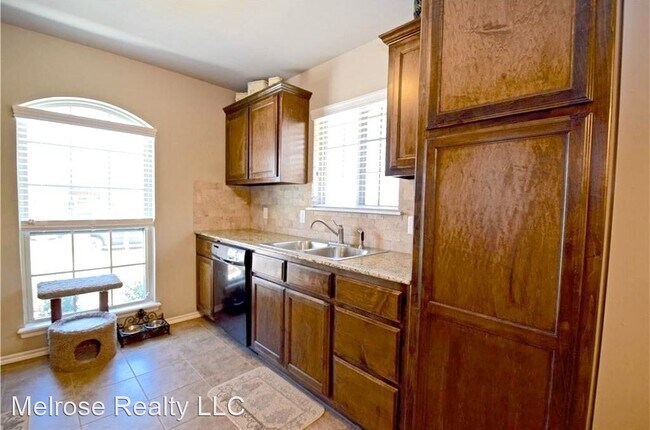 Foto del edificio - 3 br, 2 bath House - 2324 NW 199th Street