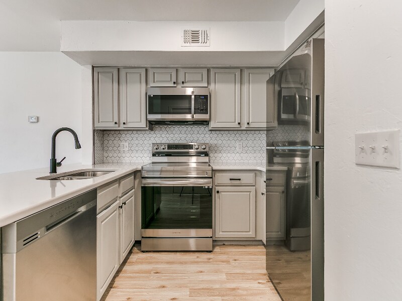 11530 N May Ave Unit 207, Oklahoma City, OK 73120 Room for Rent in