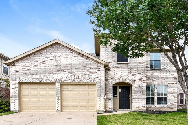 Building Photo - 412 Hackberry Dr