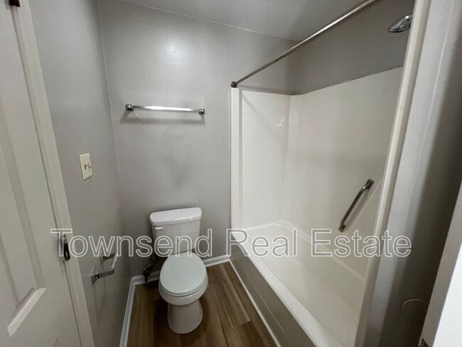 Building Photo - 5606 Bimini Pl