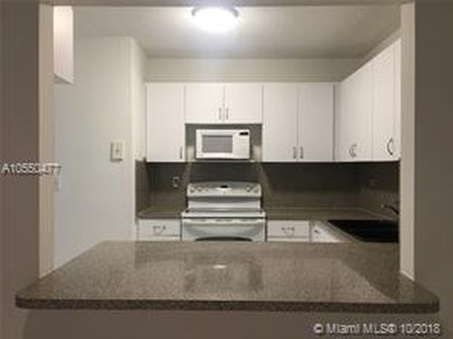 Foto del edificio - 8050 NW 8th St