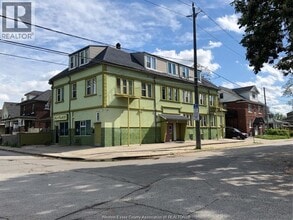 Building Photo - 401 ON-401