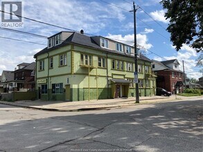 Building Photo - 401 ON-401