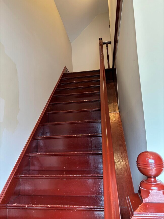 Foto del edificio - 336 E High St