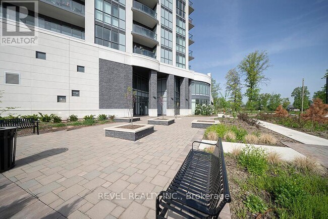Photo du bâtiment - 7711-7711 Green Vista Gate