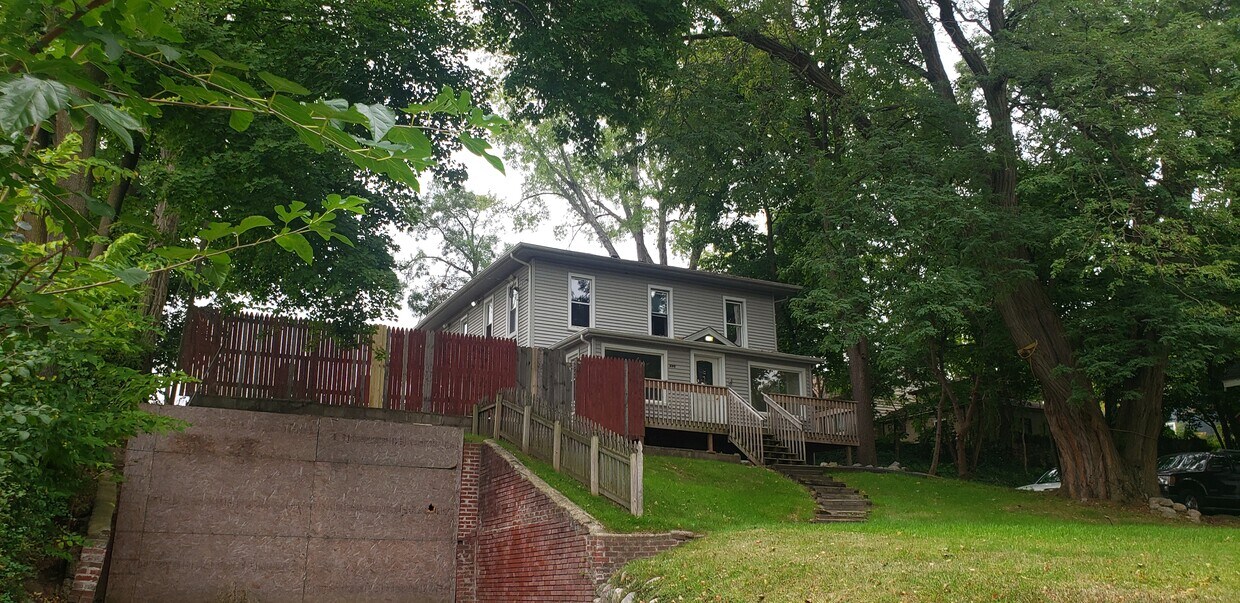Primary Photo - 446 Stanwood St