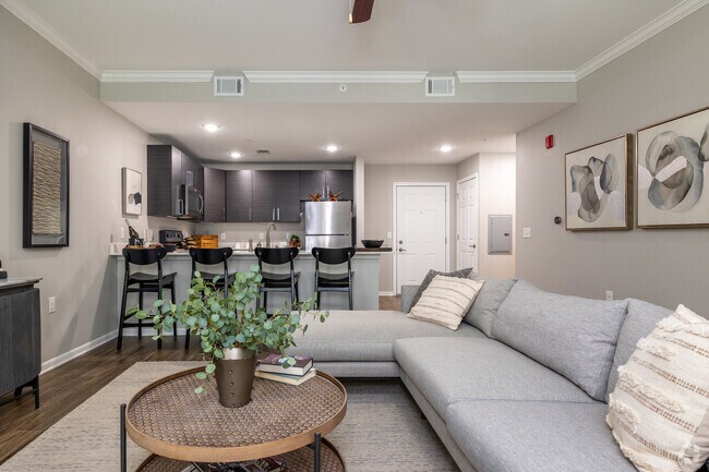 1 habitación, 1 baño, 779 pies cuadrados, sala de estar - Kinsley Forest