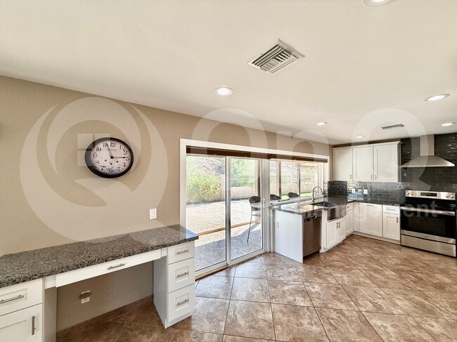 Foto del edificio - 535 W Sweetwater Ave