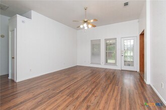 Building Photo - 2406 Cactus Dr