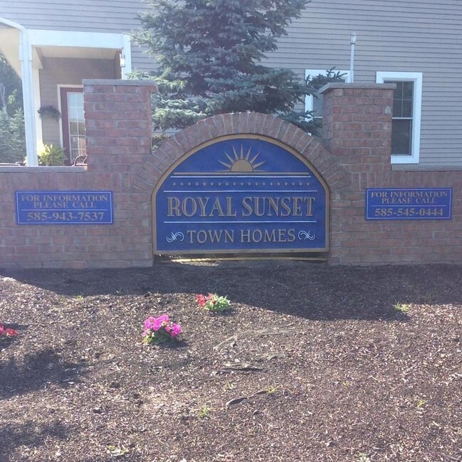 Comunidad - Royal Sunset Townhomes