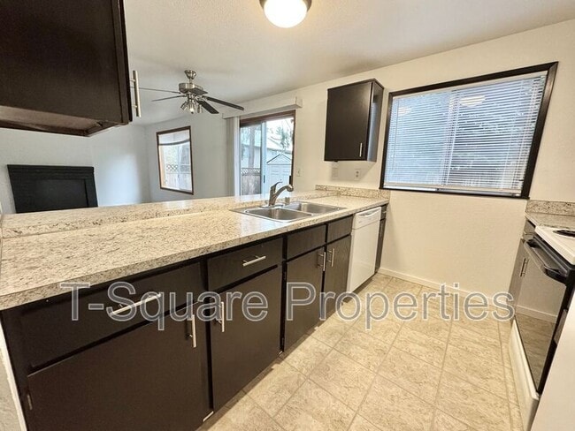 Foto del edificio - 2720 204th St SW