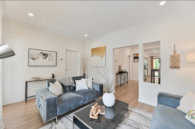 Building Photo - 406 Nairn Ave