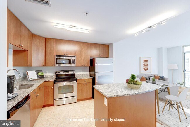 Building Photo - 155 Potomac Passage