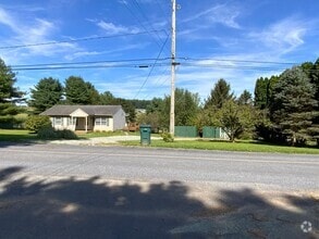 Building Photo - 390 Pine Grove Rd
