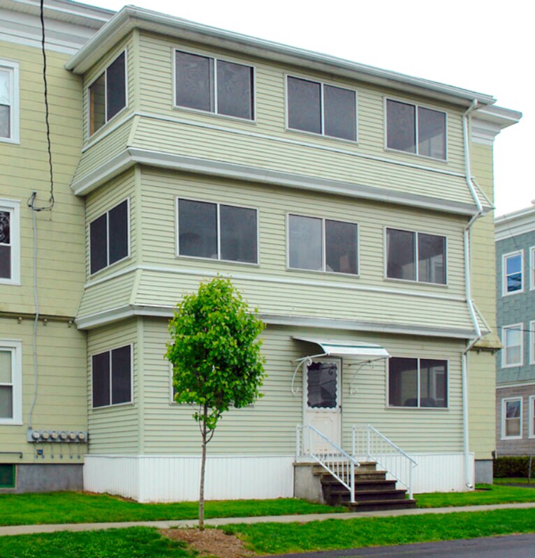 Primary Photo - 19 Ellen Ave