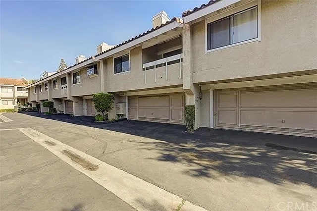 Building Photo - 2462 Fairbrook Way