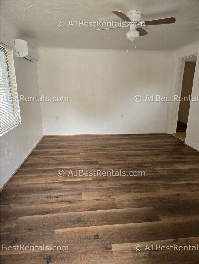 Foto del edificio - 5017 Parker Rd