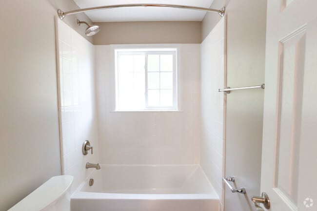 2HAB, 1BA - The Flats at Marlowe