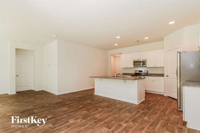 Foto del edificio - 544 Wayton Cir