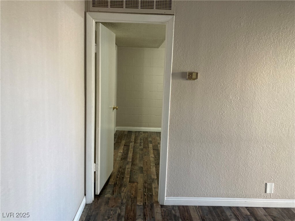 Foto principal - 575 S Royal Crest Cir