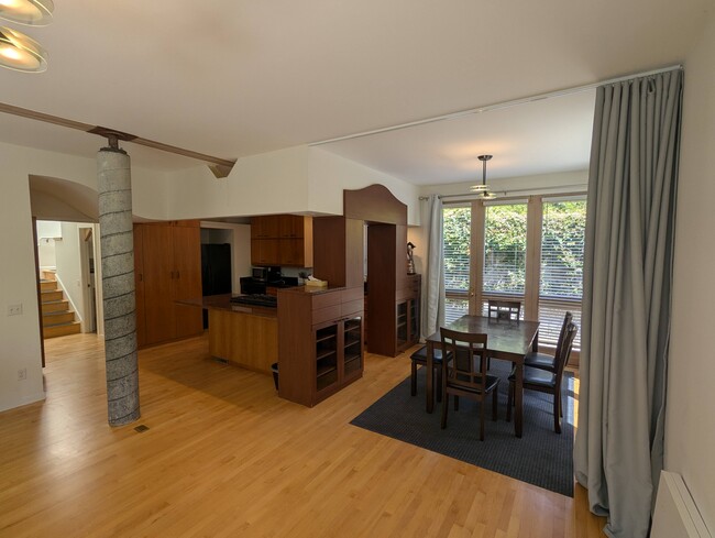 Open floor plan - living room, kitchen, and breakfast nook - 2346 Cedar St