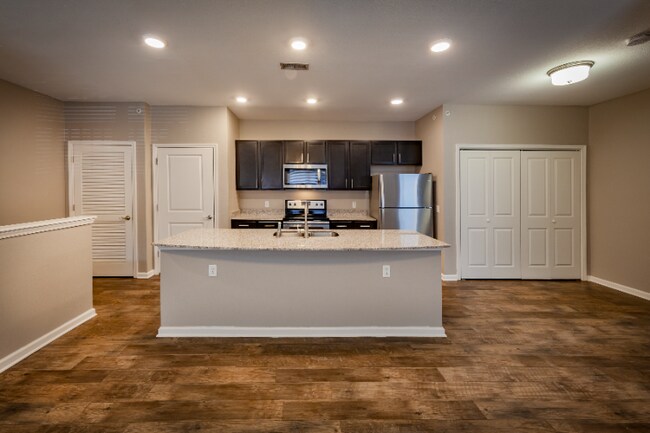 Building Photo - 1375 Park 33 Blvd