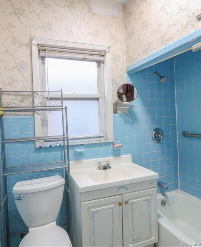 Building Photo - 1643 Lurting Ave
