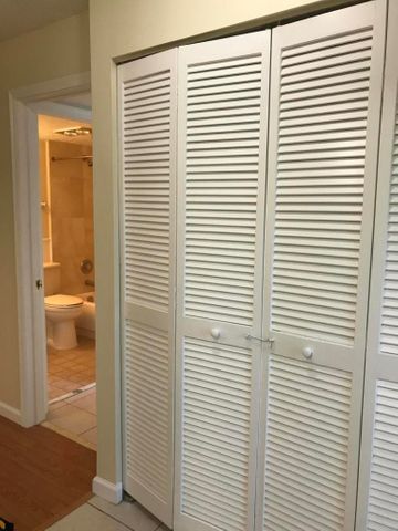 Foto del edificio - 9915 Sandalfoot Blvd