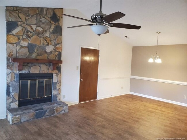 Building Photo - 1865 Tryon Dr