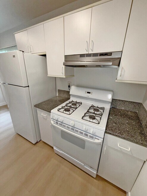 Building Photo - 4402 Mammoth Ave